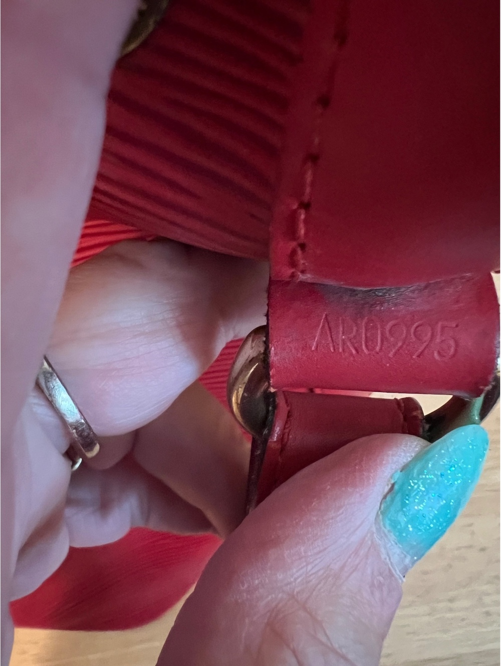 Louis Vuitton Red Epi Bucket Bag - Picture 4 of 9
